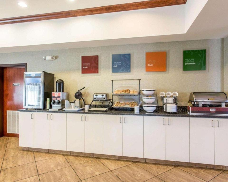 Comfort Inn & Suites Madisonville Esterno foto