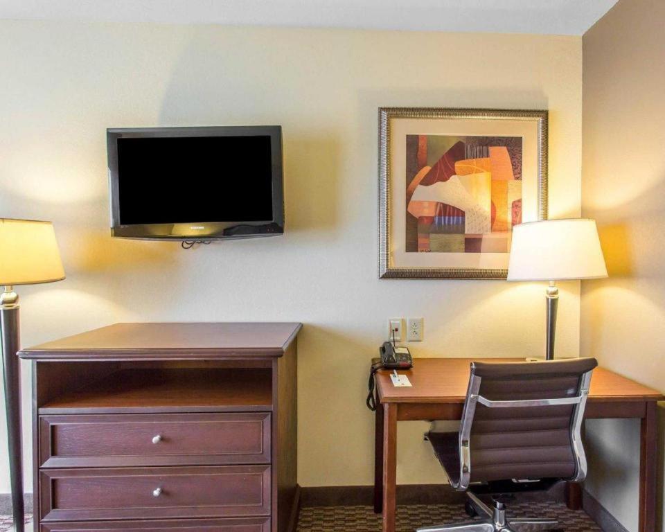 Comfort Inn & Suites Madisonville Esterno foto