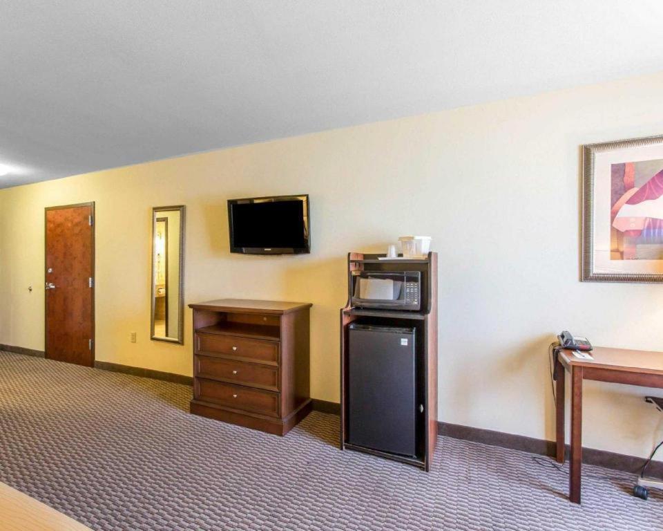 Comfort Inn & Suites Madisonville Esterno foto