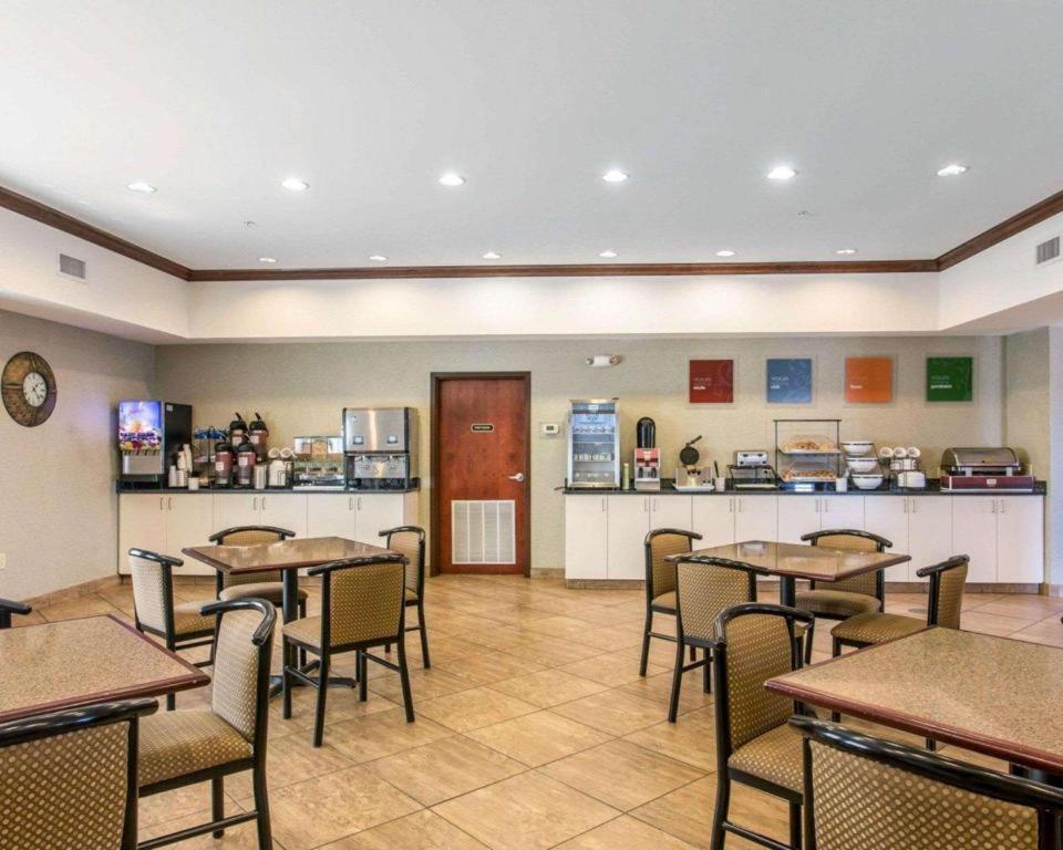 Comfort Inn & Suites Madisonville Esterno foto