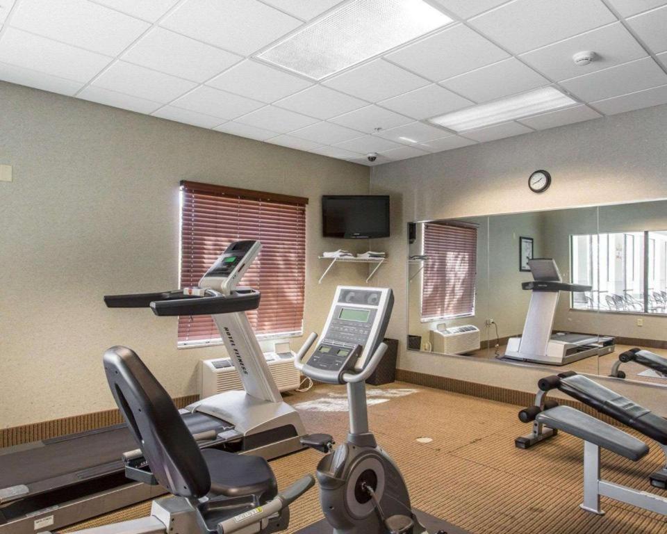 Comfort Inn & Suites Madisonville Esterno foto