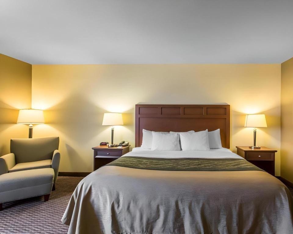 Comfort Inn & Suites Madisonville Esterno foto