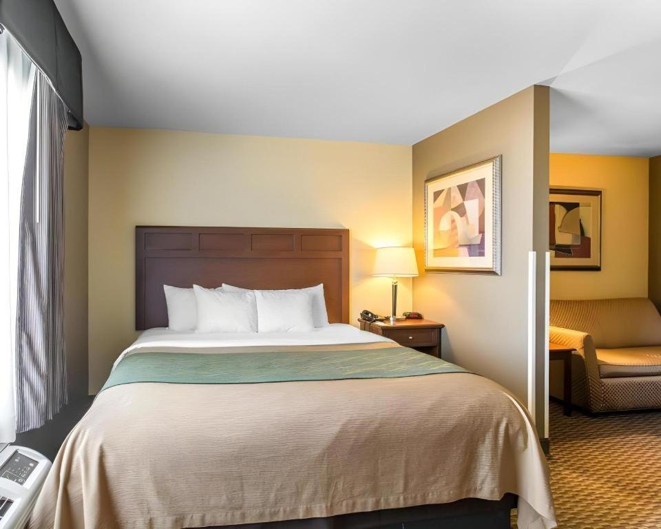 Comfort Inn & Suites Madisonville Esterno foto