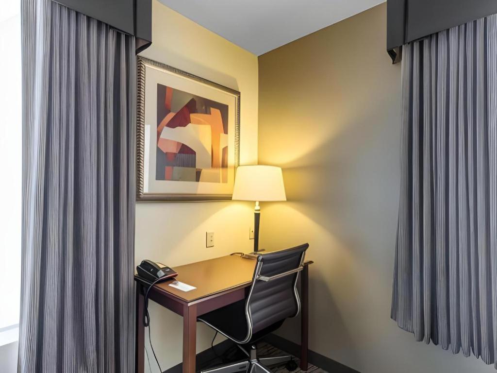 Comfort Inn & Suites Madisonville Esterno foto