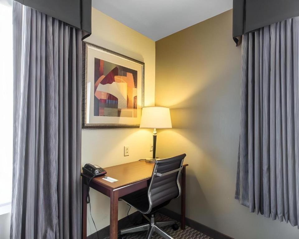 Comfort Inn & Suites Madisonville Esterno foto
