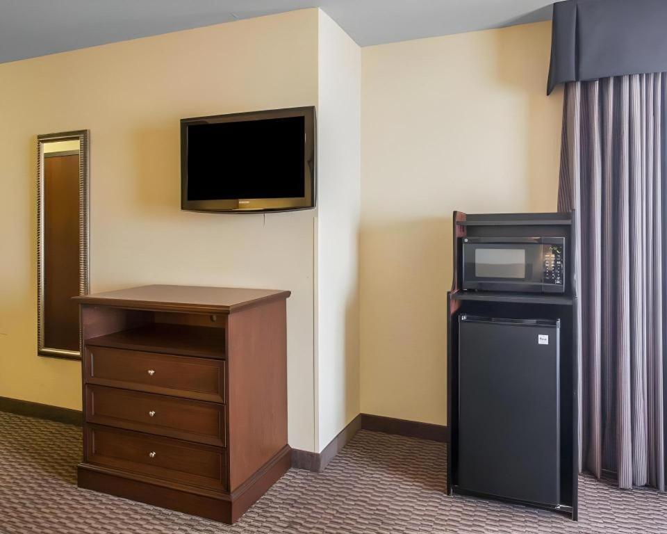 Comfort Inn & Suites Madisonville Esterno foto