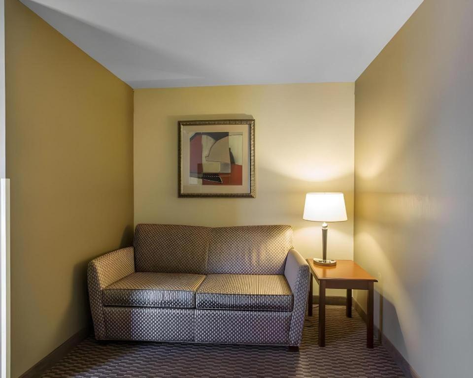 Comfort Inn & Suites Madisonville Esterno foto