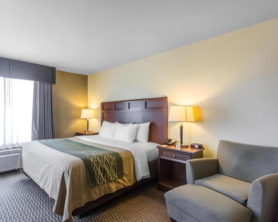 Comfort Inn & Suites Madisonville Esterno foto