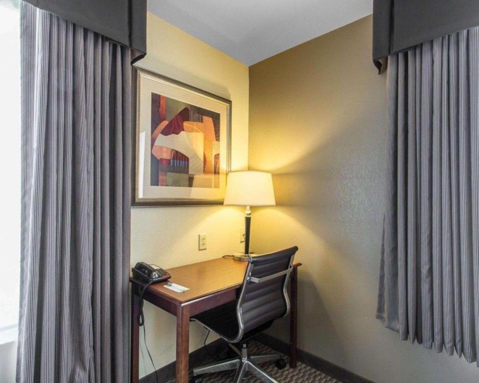 Comfort Inn & Suites Madisonville Esterno foto