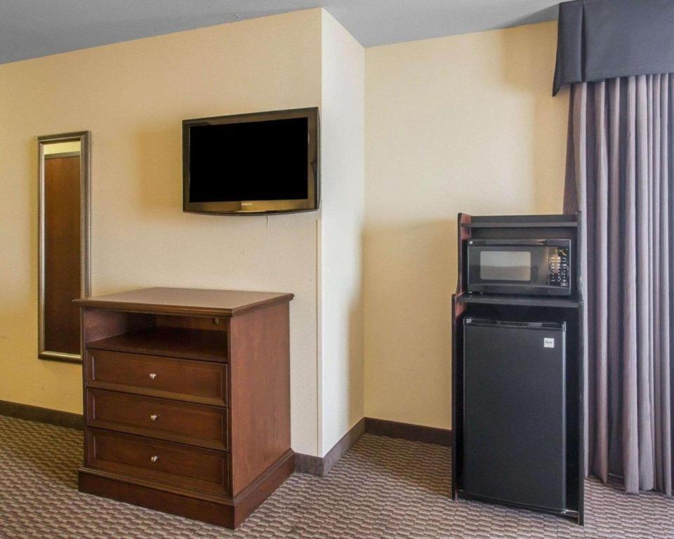 Comfort Inn & Suites Madisonville Esterno foto