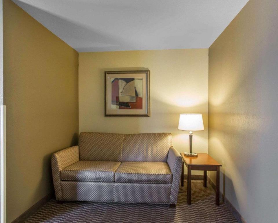 Comfort Inn & Suites Madisonville Esterno foto