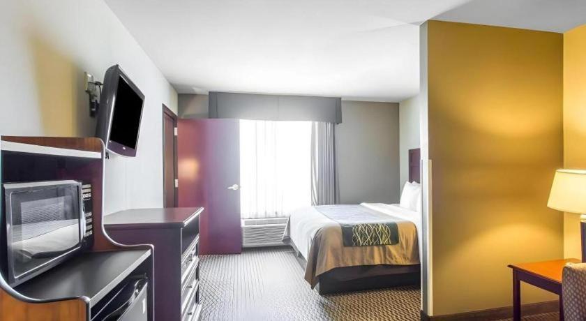 Comfort Inn & Suites Madisonville Esterno foto