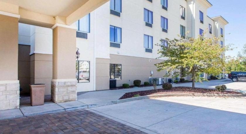 Comfort Inn & Suites Madisonville Esterno foto