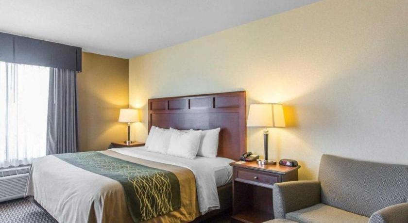 Comfort Inn & Suites Madisonville Esterno foto