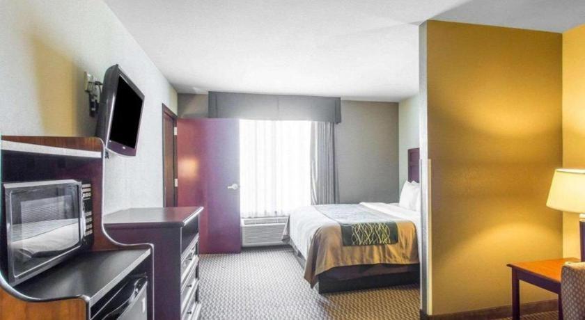 Comfort Inn & Suites Madisonville Esterno foto