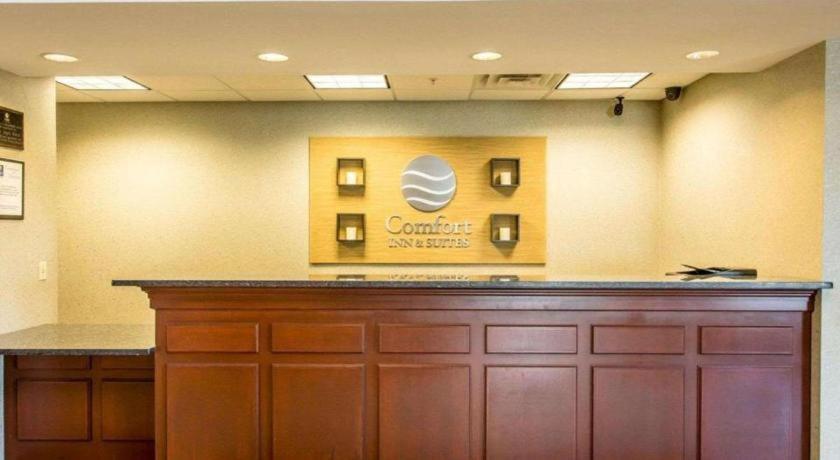 Comfort Inn & Suites Madisonville Esterno foto