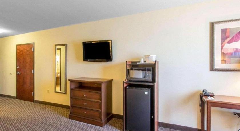 Comfort Inn & Suites Madisonville Esterno foto
