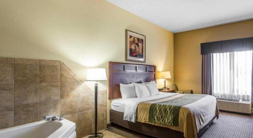 Comfort Inn & Suites Madisonville Esterno foto