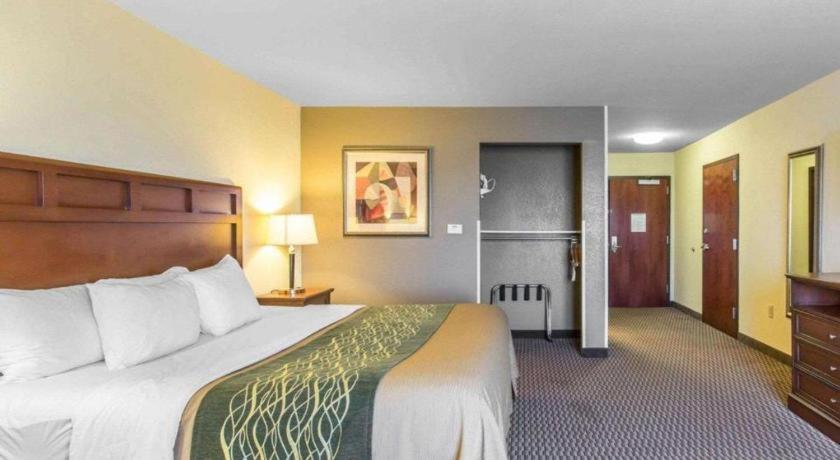 Comfort Inn & Suites Madisonville Esterno foto